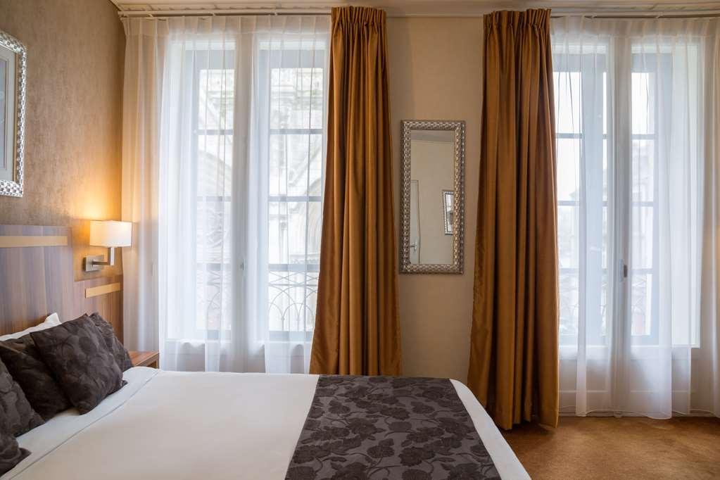 Hotel The Originals Du Grand Monarque Gare 2*