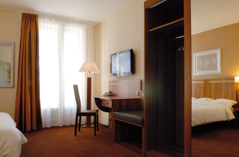 Hotel The Originals Du Grand Monarque Gare 2*